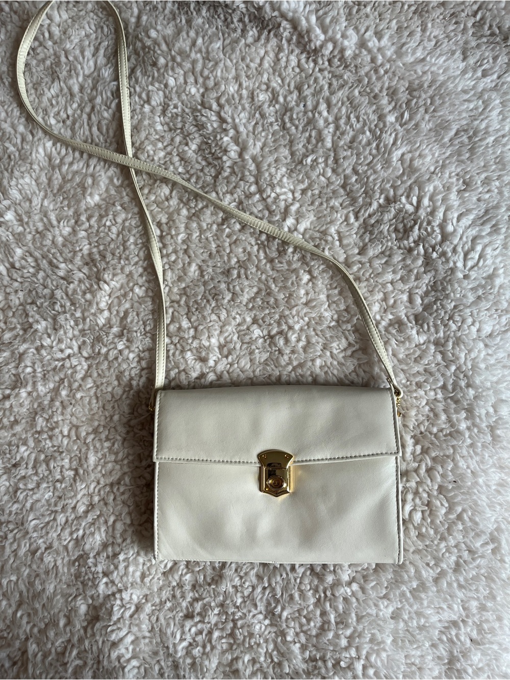 Vintage Jessica Moore 1990s Cream Crossbody Shoulder Bag with Gold Lock